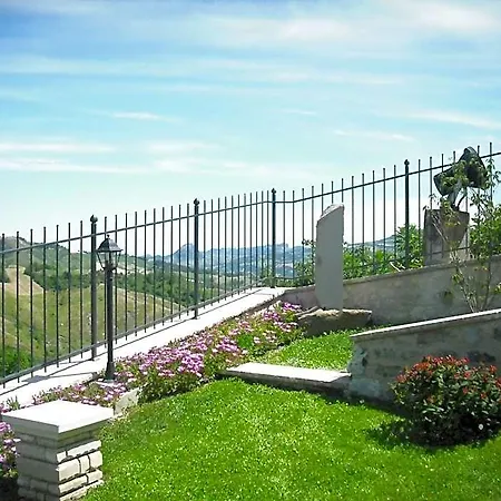 In Petrella Guidi With Garden Views 4*