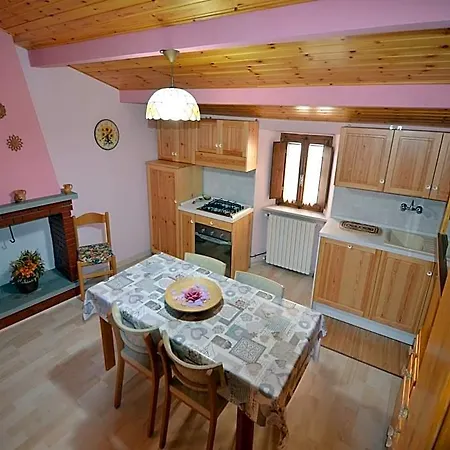In Petrella Guidi With Garden Views 4*