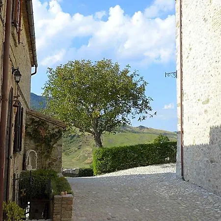 In Petrella Guidi With Garden Views Hotel 4*